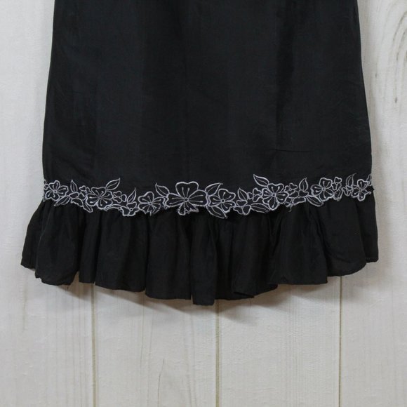 Things Of Substance Black Silk Cap Sleeve Embroidered Pleated Dress Size 8 - Picture 4 of 14